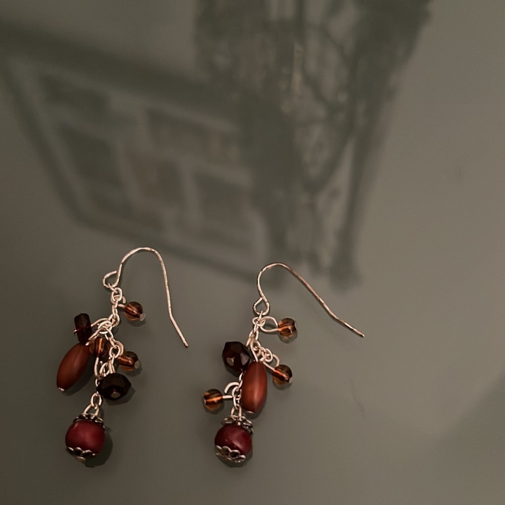 Brown/orange dangle beaded earrings - Picture 2 of 3